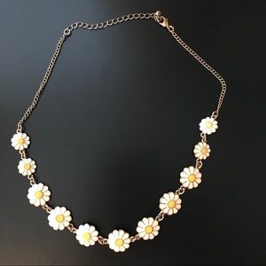Daisy statement necklace